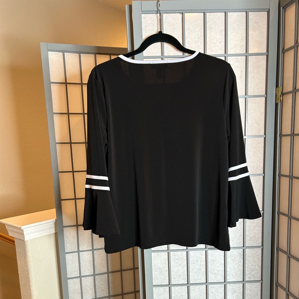 Calvin Klein Black Top with White Trim and Bell Sleeves - Picture 4 of 4